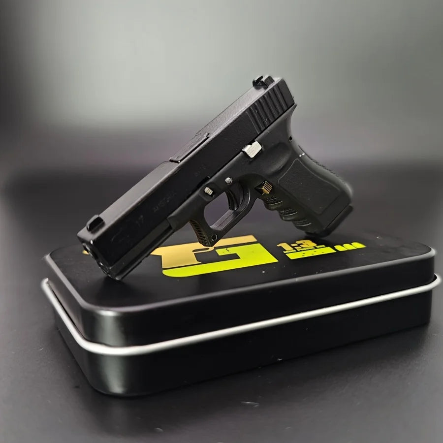 Command™ G17 Black Keychain